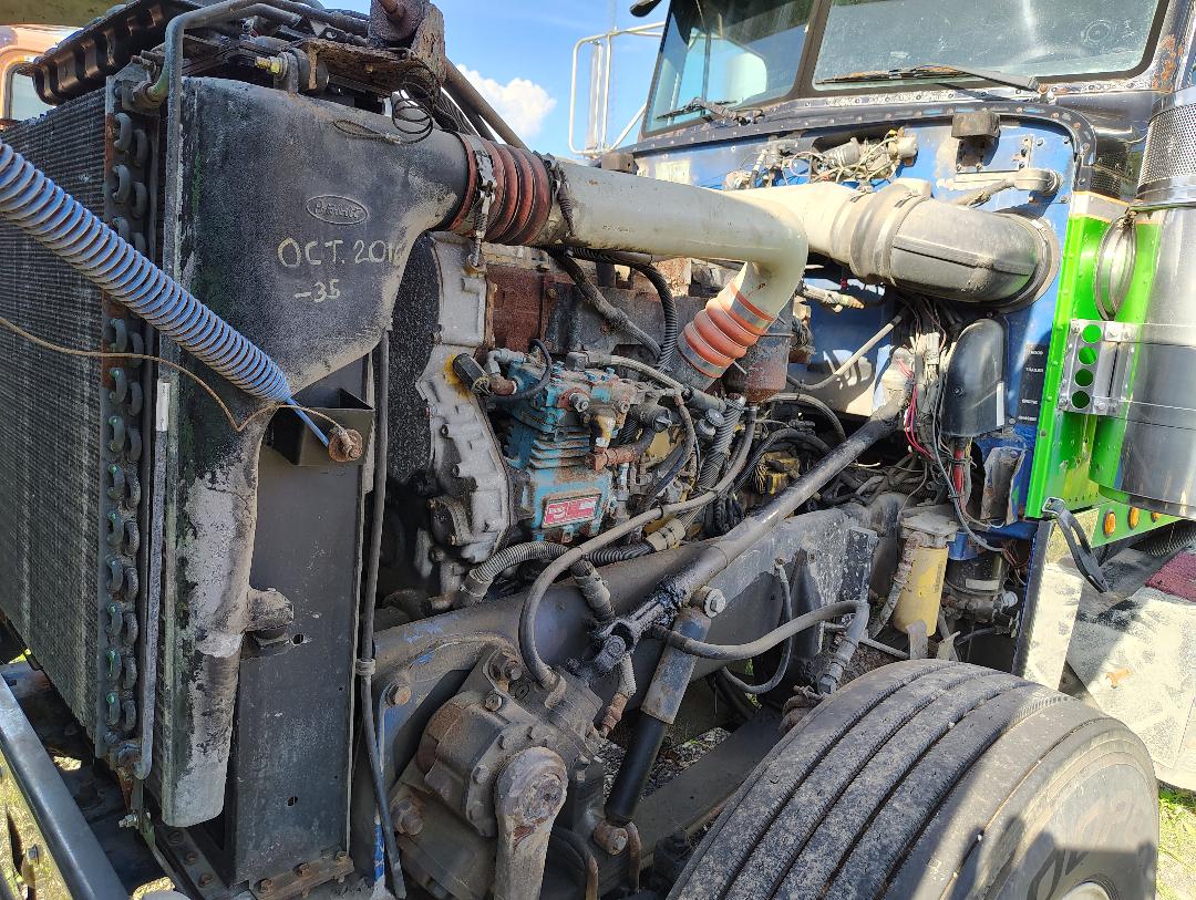 1996 PETERBILT 379 - Image 29